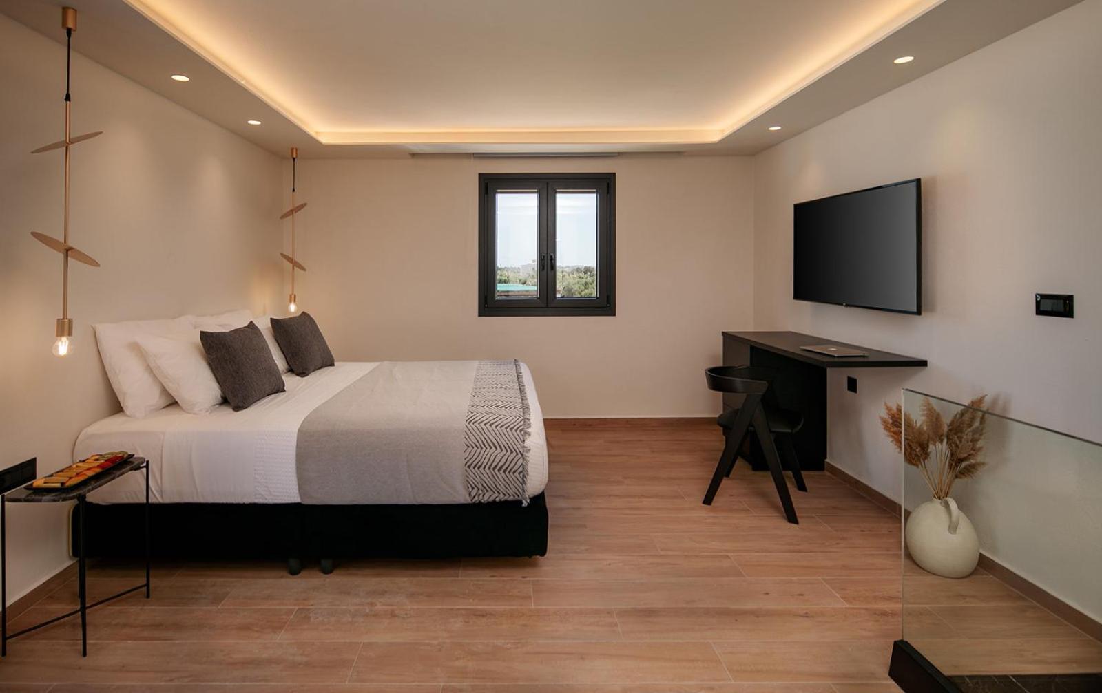Iphimedeia Luxury Hotel & Suites Naxos City Extérieur photo