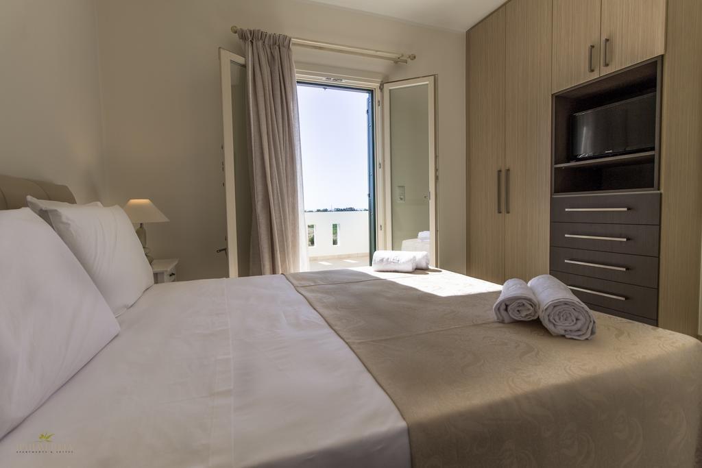 Iphimedeia Luxury Hotel & Suites Naxos City Extérieur photo