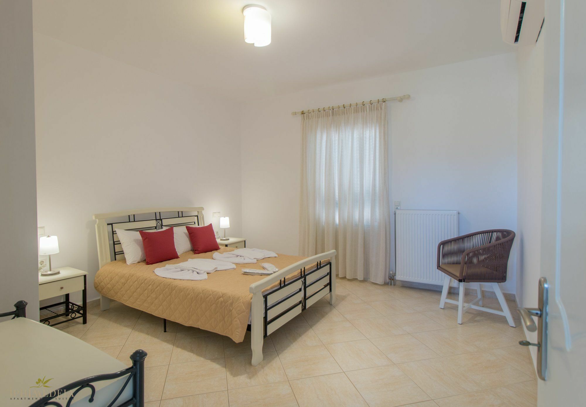 Iphimedeia Luxury Hotel & Suites Naxos City Extérieur photo